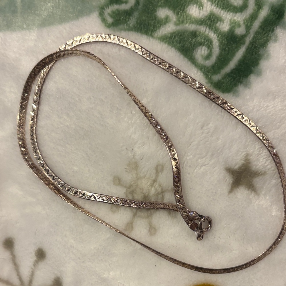 Elegant Silver Chain Necklace